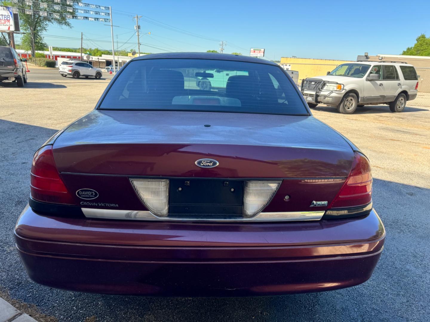 2011 Maroon Ford Crown Victoria (2FABP7BV8BX) , located at 307 West Marshall Avenue, Longview, TX, 75601, (903) 753-3091, 32.500828, -94.742577 - Photo#5